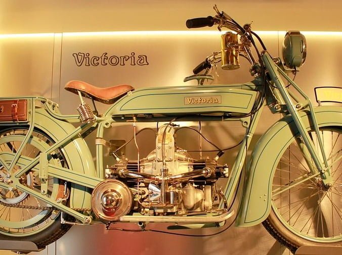 Las ventajas de restaurar una moto clásica